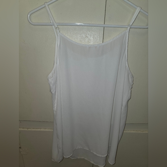 Chic White Sleeveless Tank with Textured Detail-Size Large - Picture 4 of 4